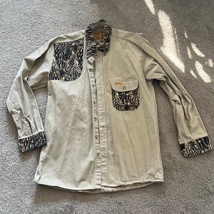 Feather Flage Men’s Large Camo Button Up Shirt